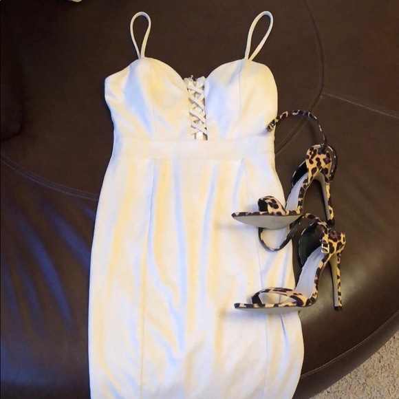 Windsor Dresses & Skirts - Cream Windsor party dress size m
